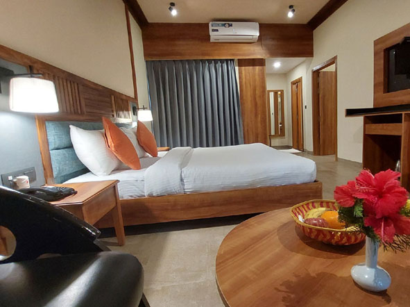 anand aamod hotel